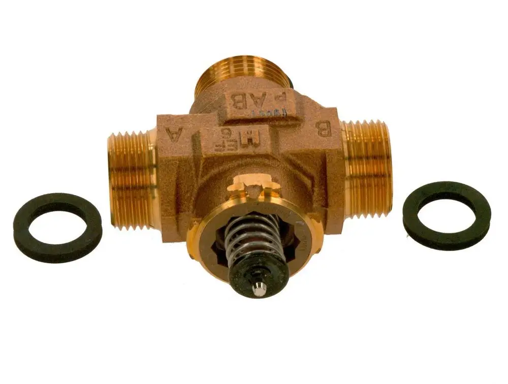 BOSCH 3-Wege-Ventil aus Messing mit drei Anschlussgewinden. Zwei O-Ringe liegen bei. Das Ventil reguliert den Fluss von Flüssigkeiten in einem System.